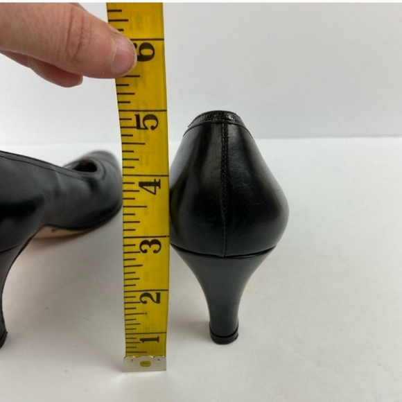 Salvatore Ferragamo Leather Heels Black Pumps Size 9 Minimalist Almond Toe Shoes - Picture 6 of 11